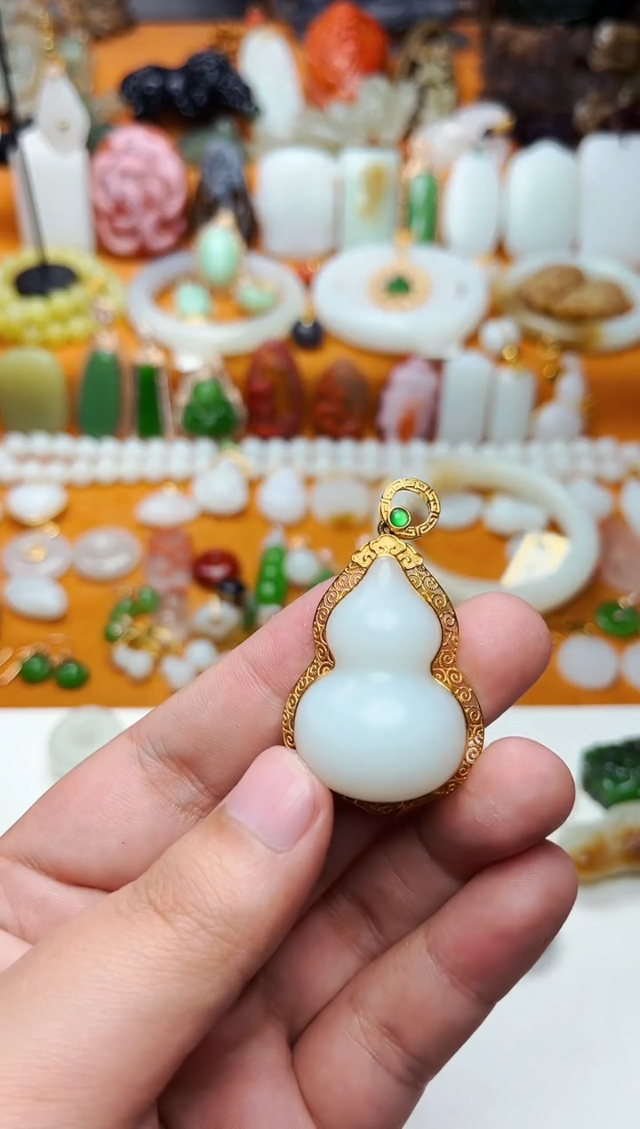 【闪购商品】和田玉颈饰18K金镶嵌葫芦01