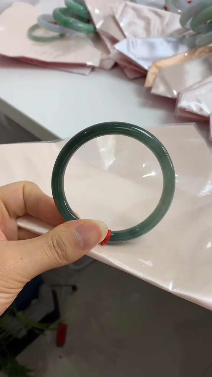 未镶嵌手镯翡翠58.5冰油绿