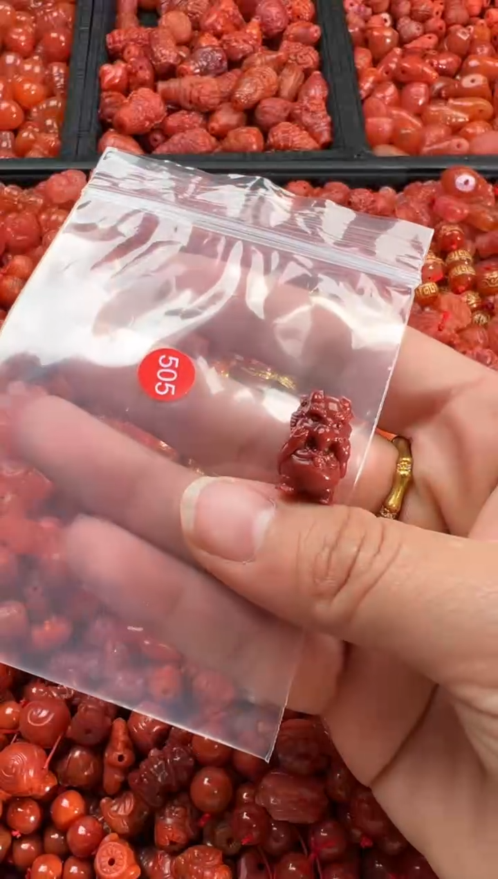 【闪购商品】南红玛瑙颈饰未镶嵌1