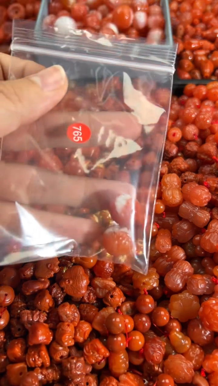 【闪购商品】南红玛瑙颈饰未镶嵌1