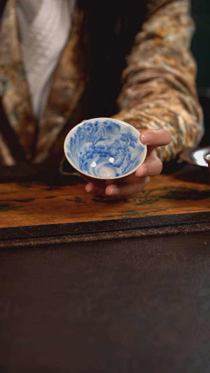 【闪购商品】杯聚澜堂红金花釉内山水斗笠杯