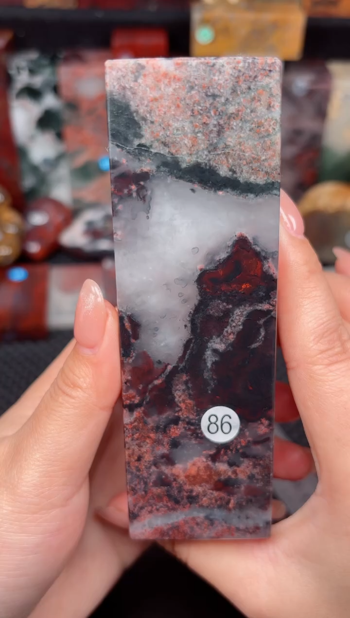 玉 桂林创意摆件装饰 编号：86（瑕疵有裂）