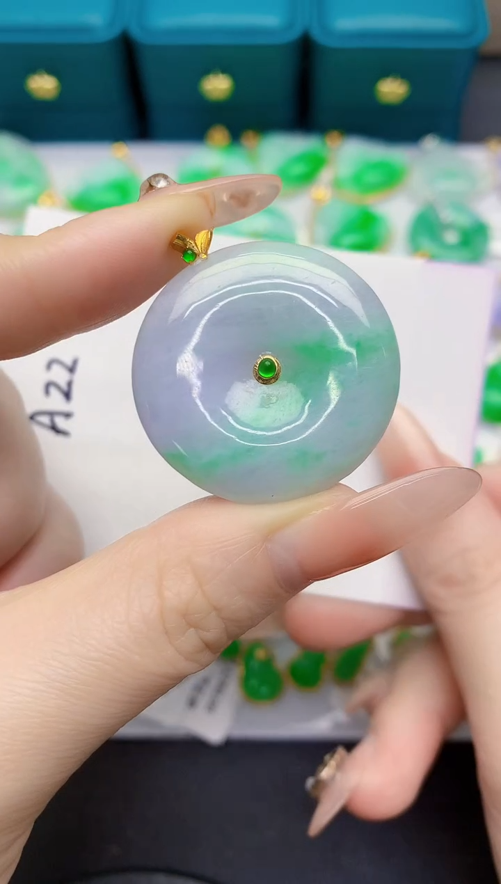 颈饰18K金镶嵌翡翠缅甸天然翡翠A货