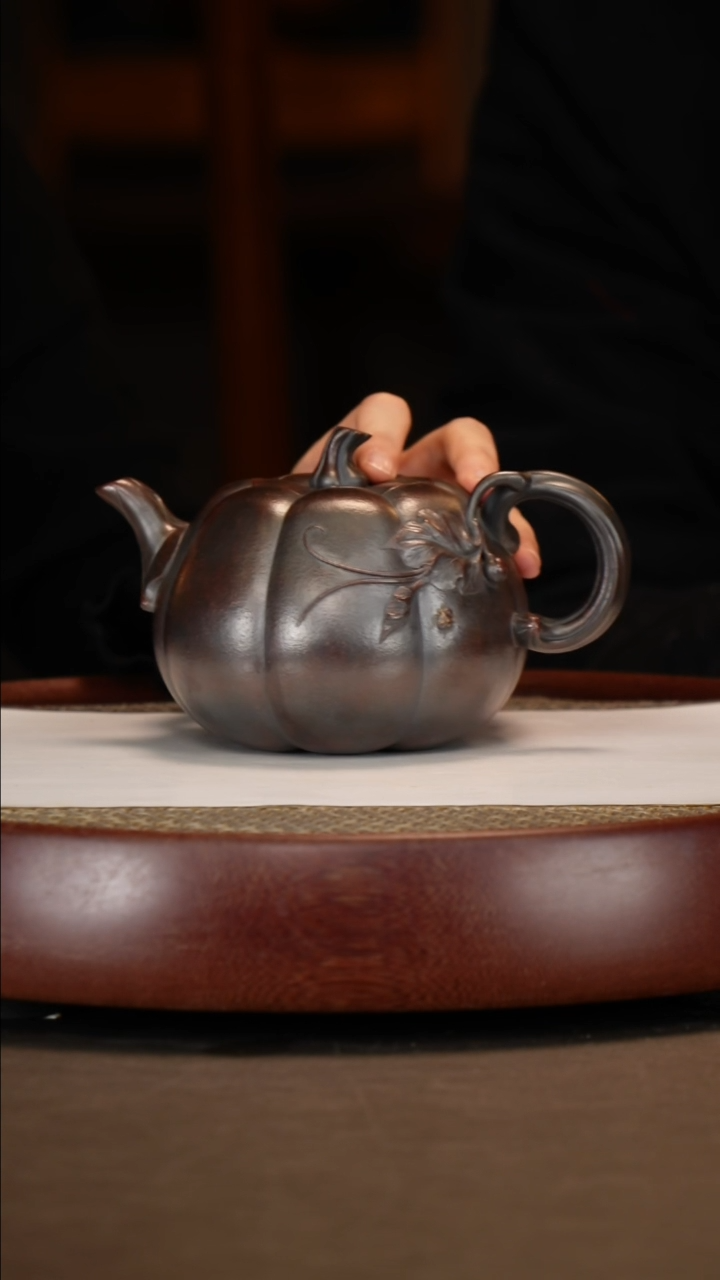 【闪购商品】紫砂茶壶龙山古乌泥南瓜400C