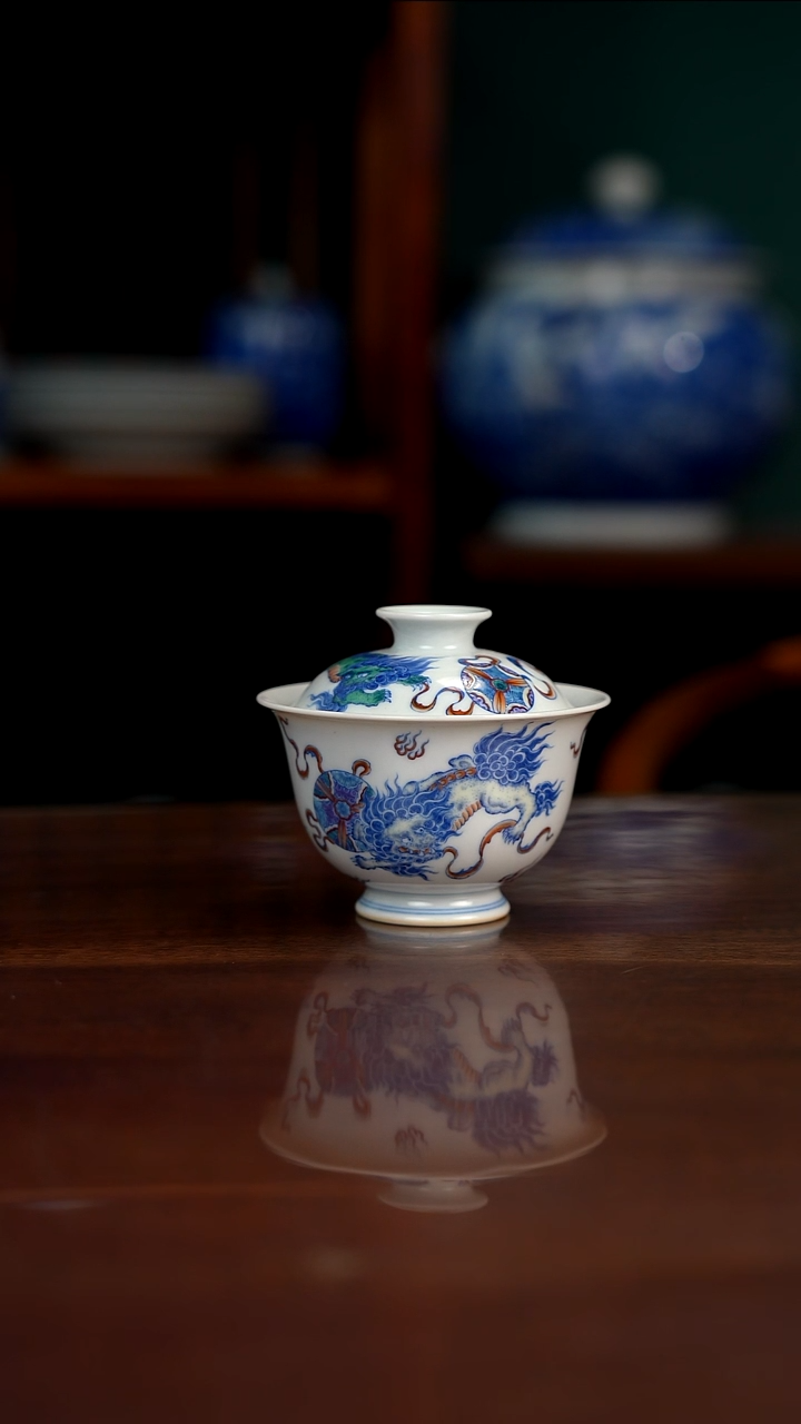 空山明月新派斗彩