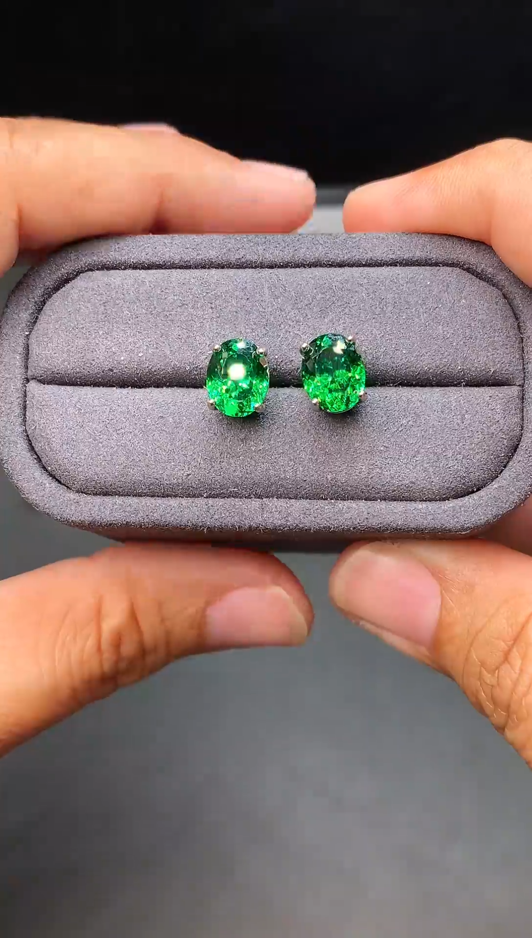 银S925镶嵌耳饰石榴石222