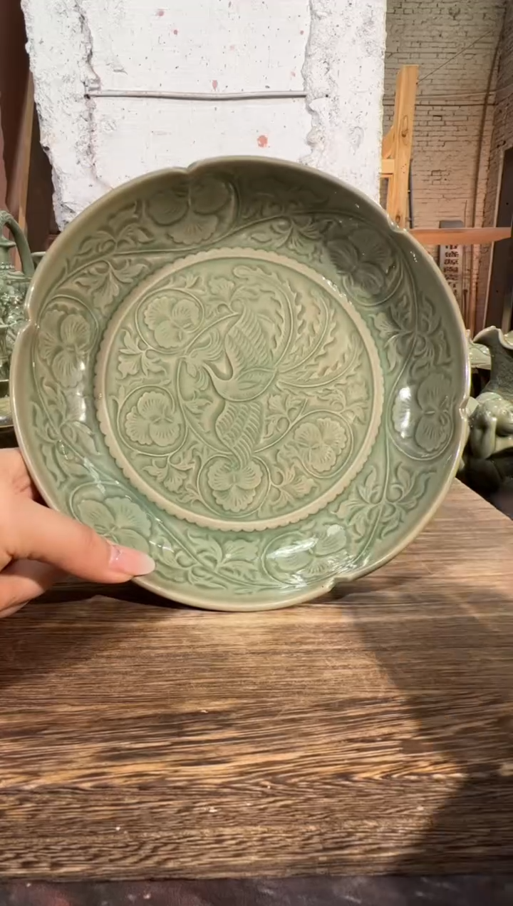 耀州窑凤穿牡丹盘