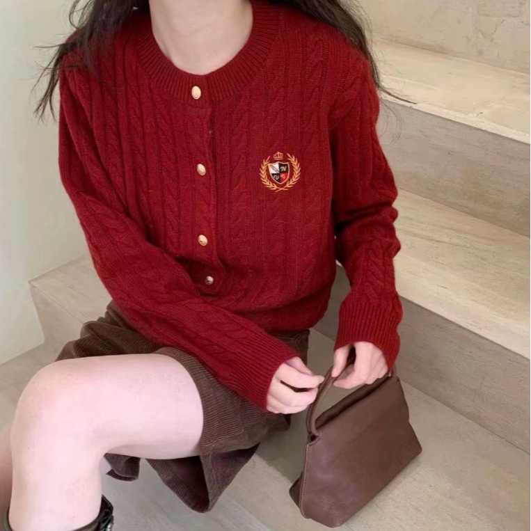 3553大码女装新年红色圆领刺绣学院风针织开衫春百搭洋气上衣