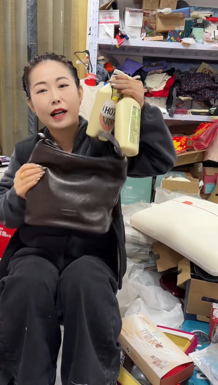 PU上车啦 宝宝们抓紧时间去下方链接拍吧发两瓶沐浴露各一