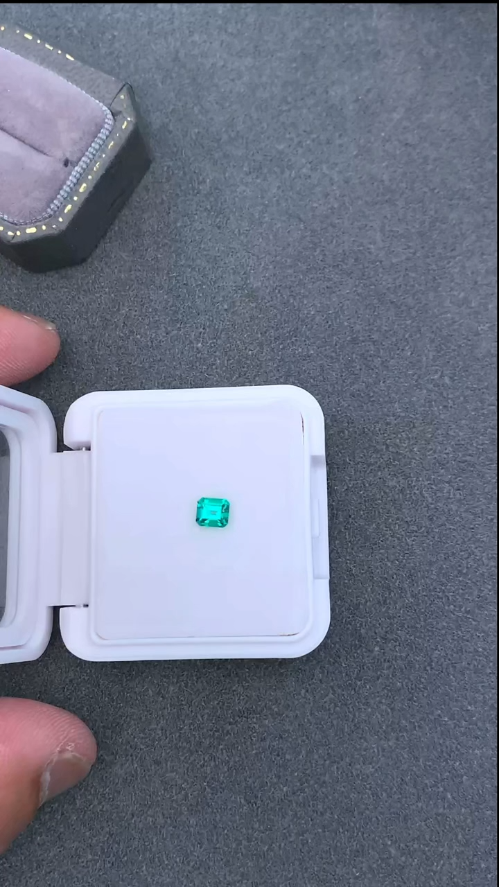 【闪购商品】祖母绿裸石未镶嵌41分