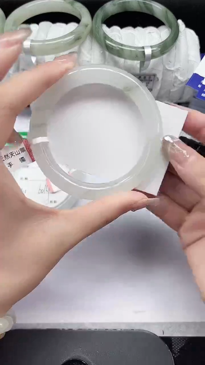 未镶嵌手镯石英质玉148-59/60