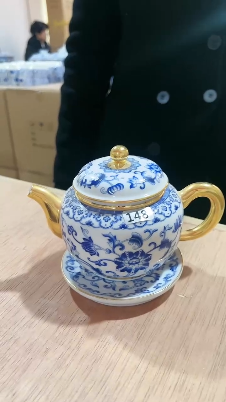 【闪购商品】青花珐琅彩壶