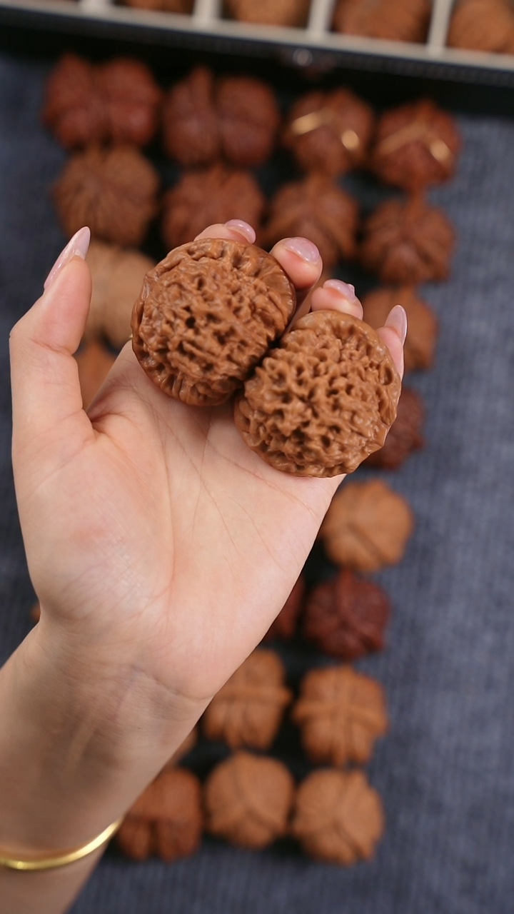 【闪购商品】文玩核桃吊坠龙鼎