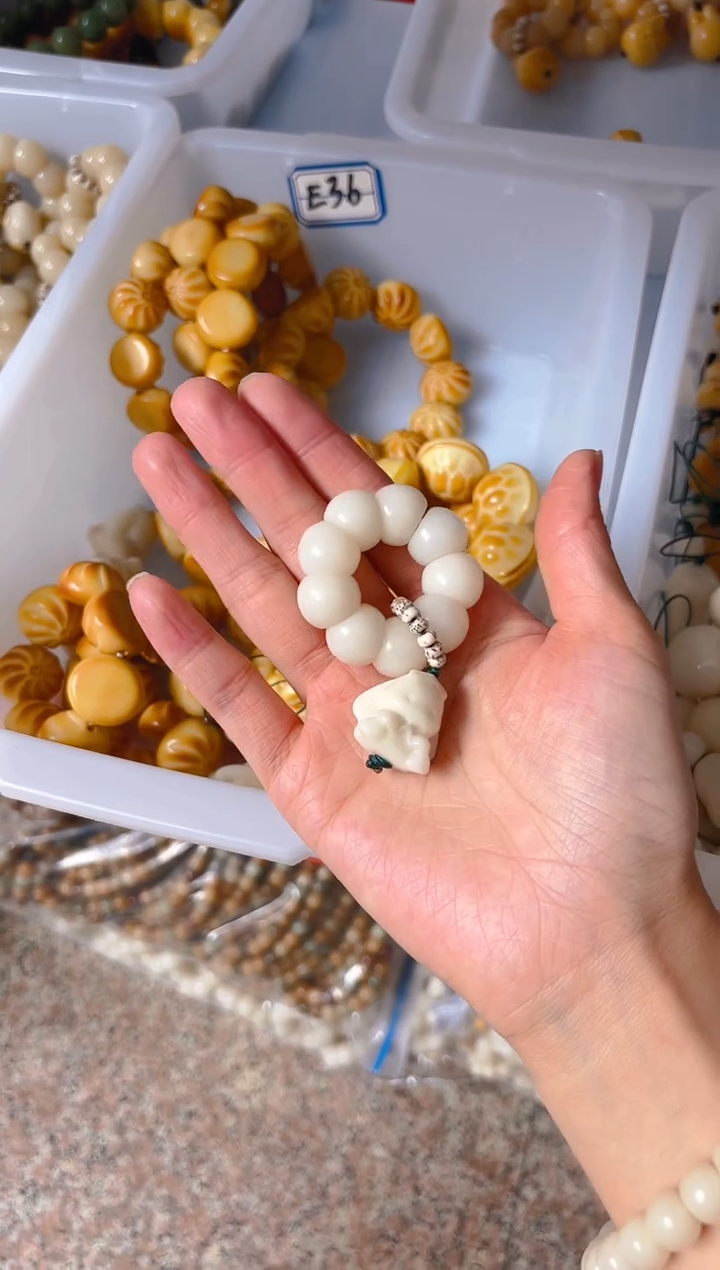 吊坠菩提根/象牙果荔枝栋手捻 长耳兔