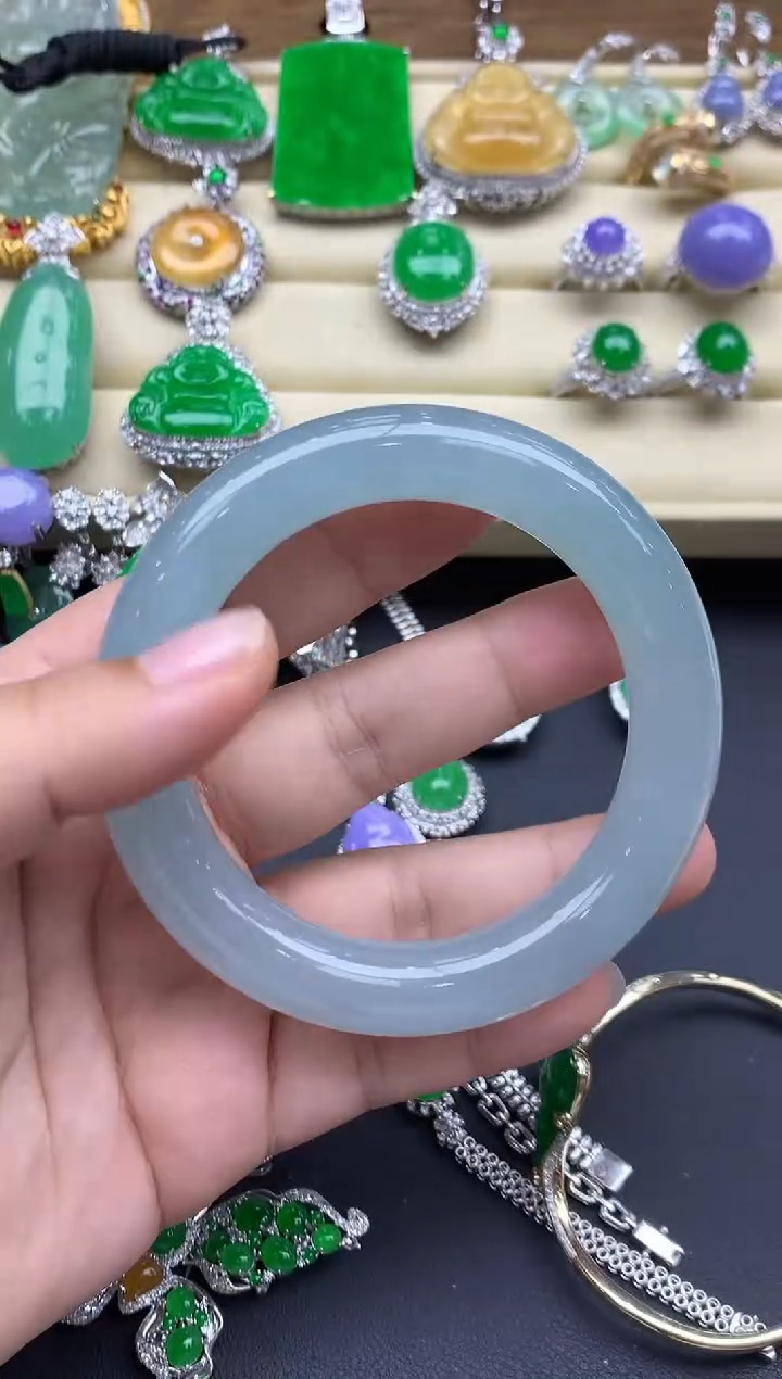 翡翠手镯未镶嵌717-春日珠宝