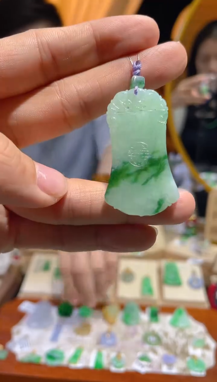 【闪购商品】翡翠颈饰未镶嵌假一赔三