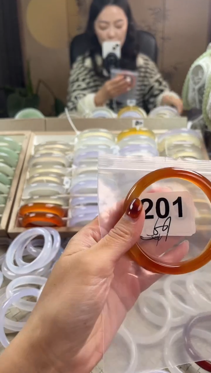 手镯玛瑙/玉髓未镶嵌201