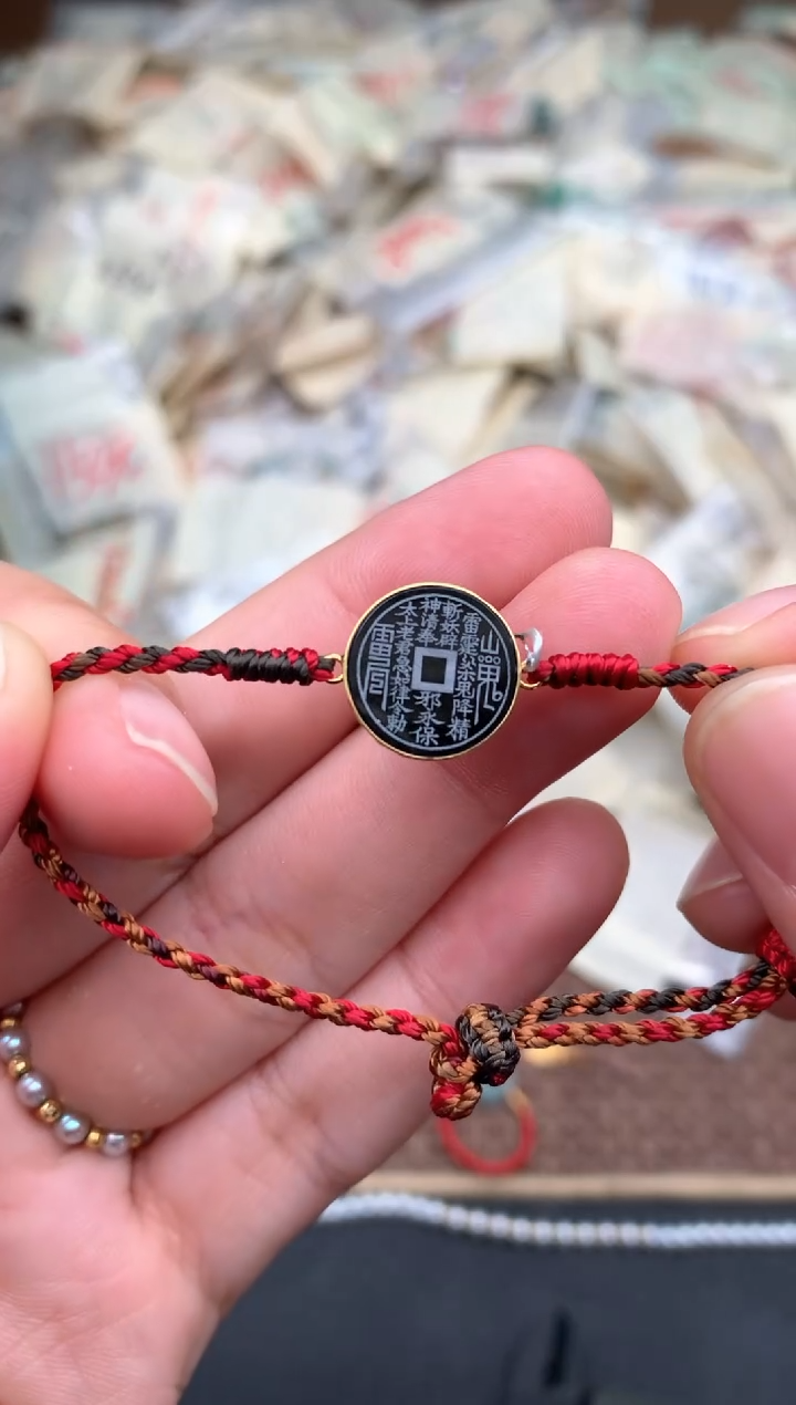 18K金镶嵌挂件翡翠一