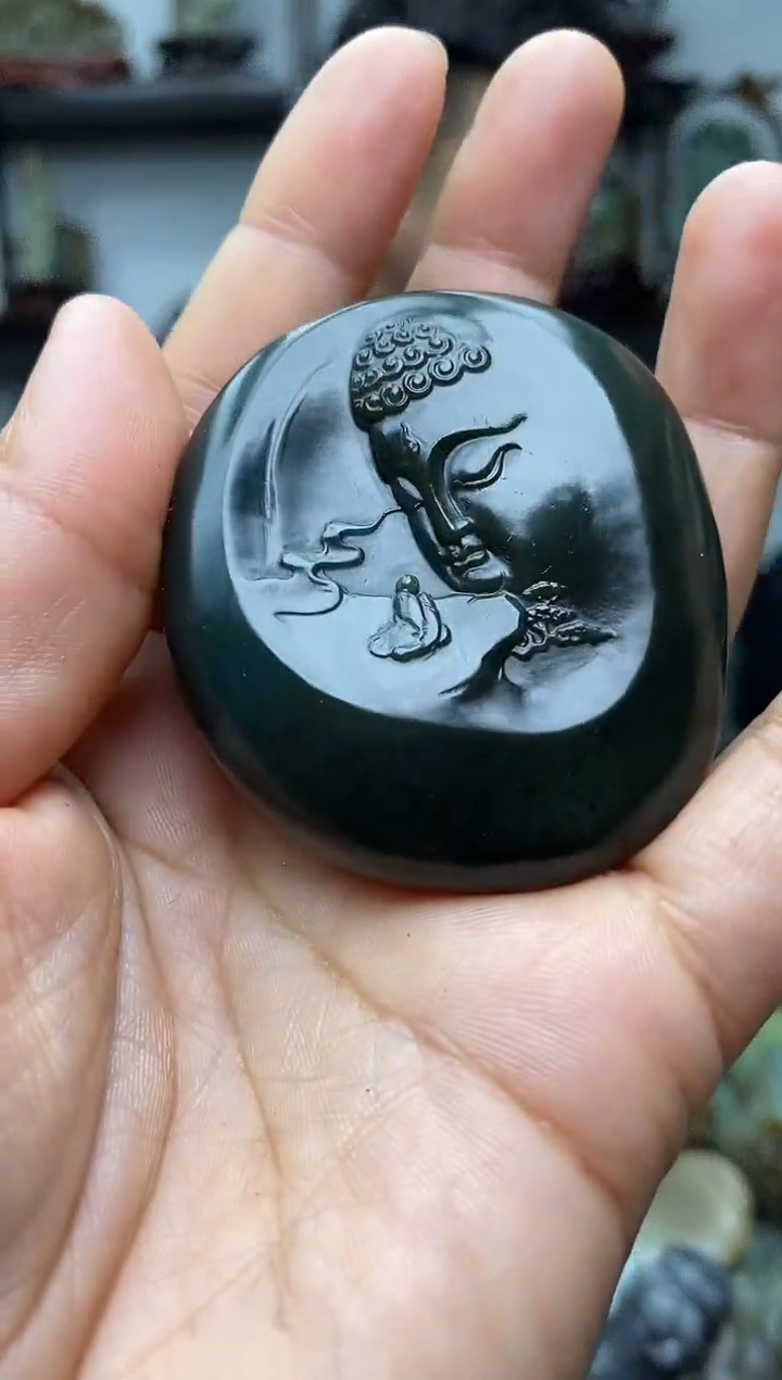 未镶嵌和田玉把件原皮原色