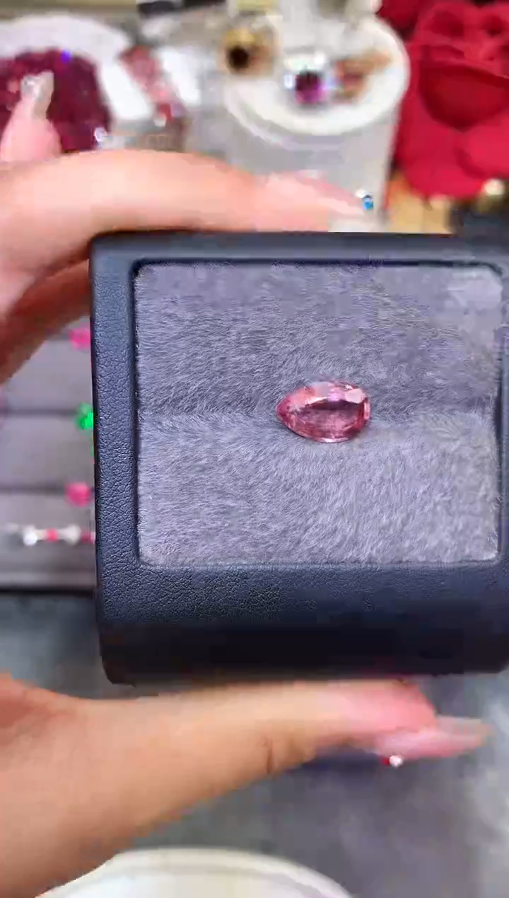 未镶嵌裸石定制尖晶石水滴 香槟色调 3.05ct