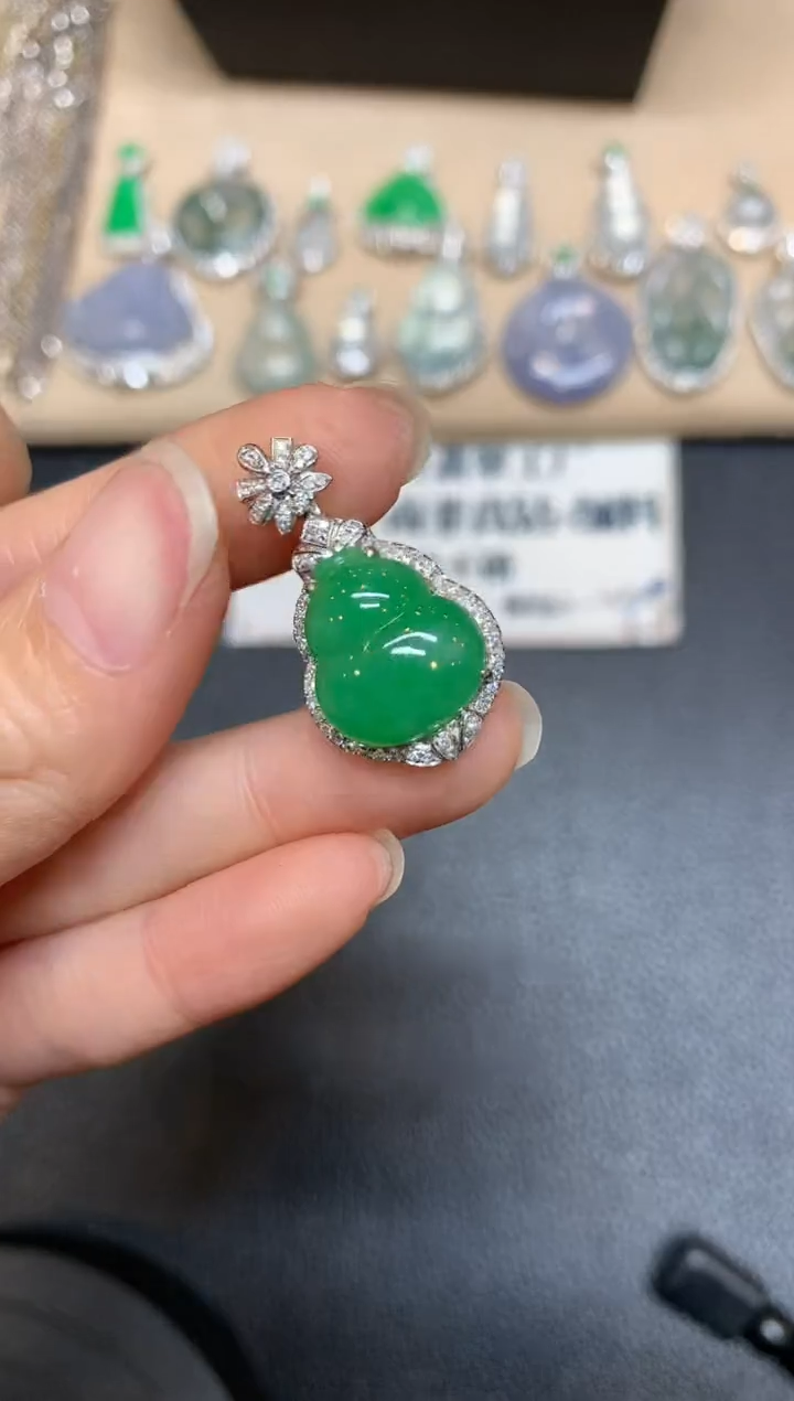 【闪购商品】翡翠颈饰18K金镶嵌【无服务费