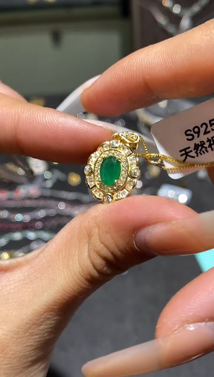 颈饰银S925镶嵌祖母绿吊坠