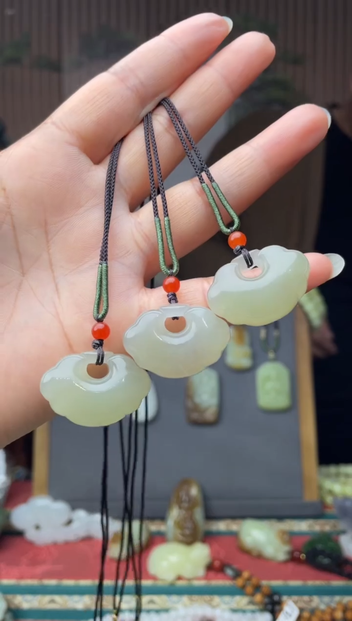 颈饰未镶嵌和田玉拍一发一