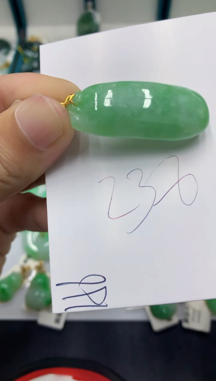 【闪购商品】翡翠颈饰18K金镶嵌翡翠