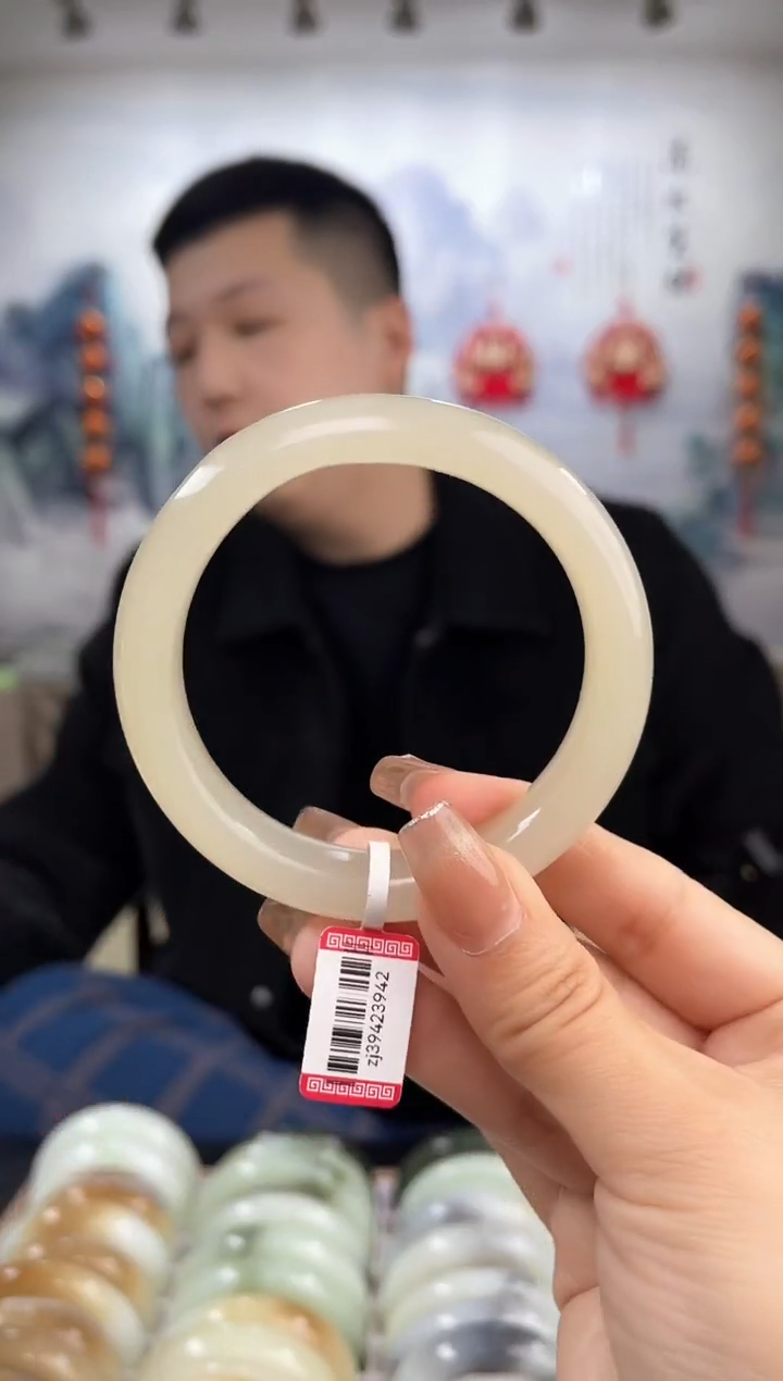 【闪购商品】和田玉手镯未镶嵌58-59圈口3942