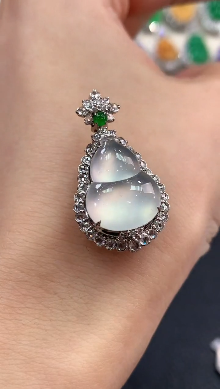 【闪购商品】翡翠吊坠(不含链)18K金镶嵌C131