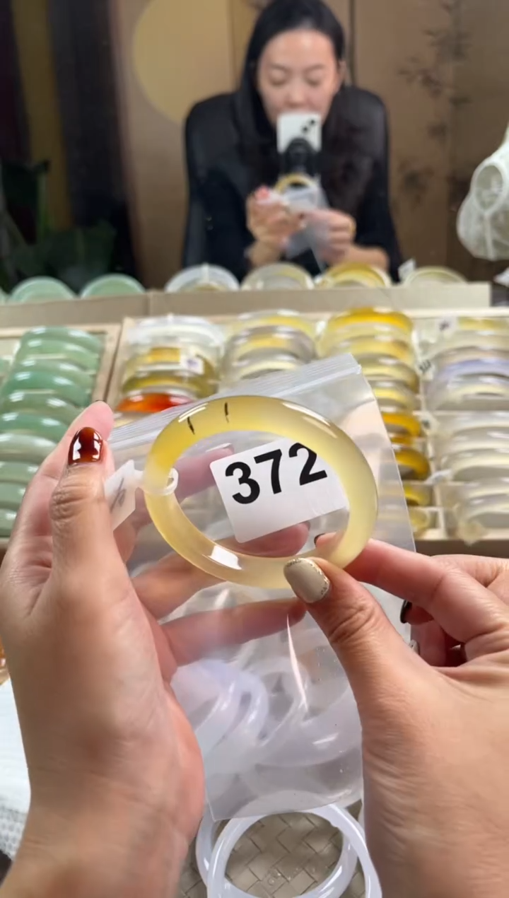 手镯玛瑙/玉髓未镶嵌梅***包372