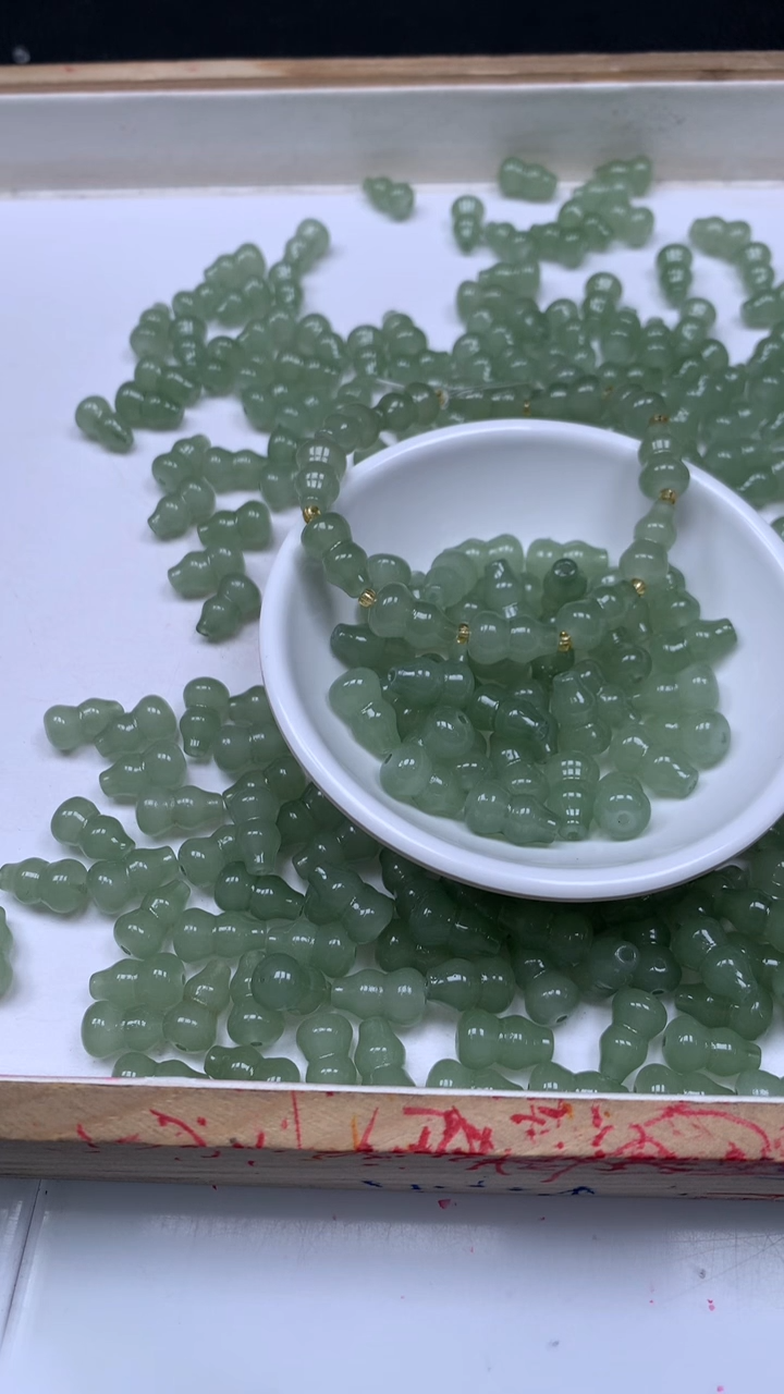 未镶嵌散珠玛瑙/玉髓E771 晴绿 葫芦8*14mm6个5.8元