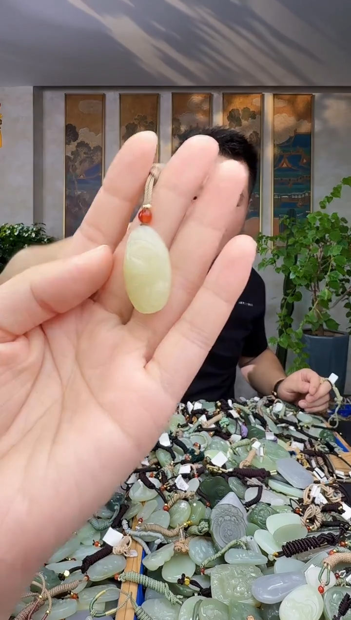 未镶嵌和田玉挂件拍一发一