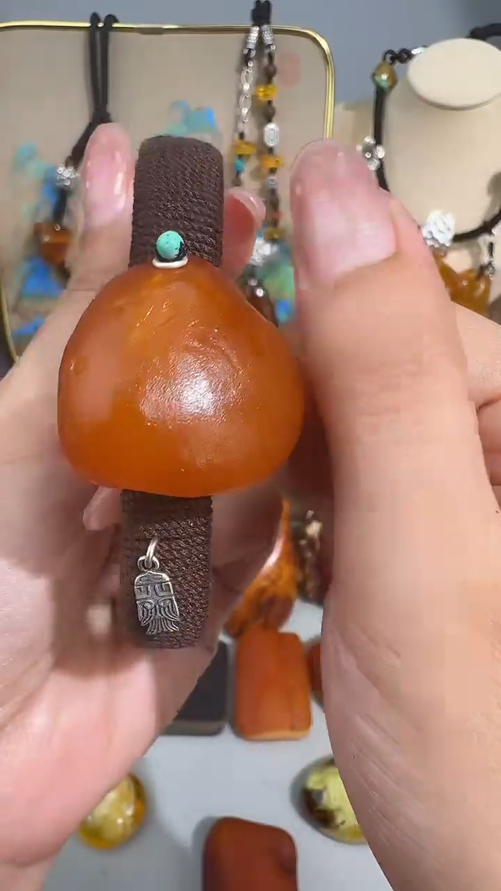 未镶嵌琥珀裸石琥珀