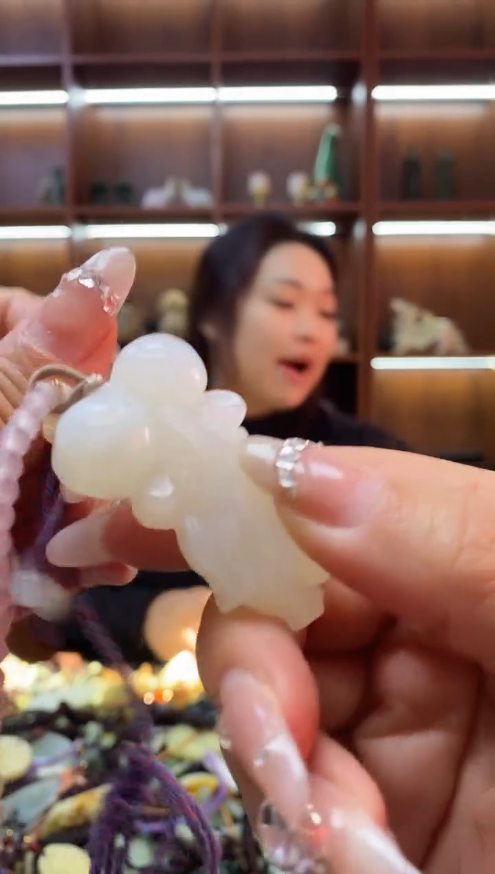 未镶嵌岫玉吊坠    