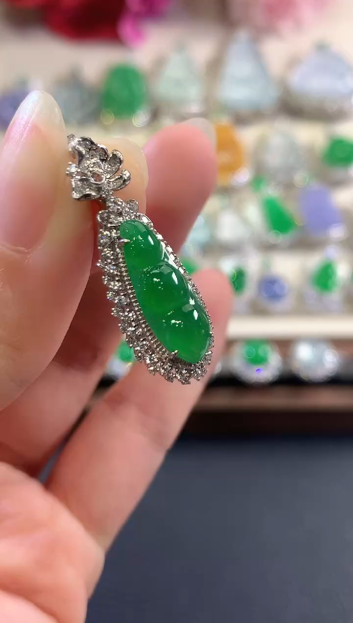 吊坠(不含链)18K金镶嵌翡翠C28