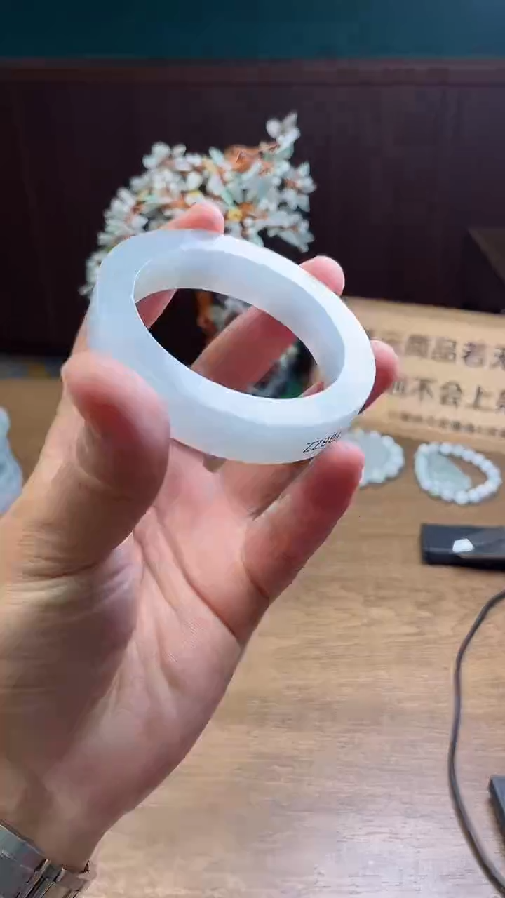 定制翡翠手镯未镶嵌定制