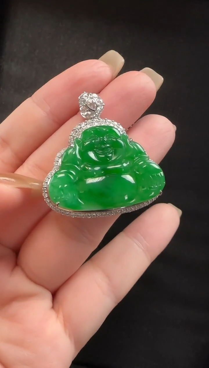 颈饰18K金镶嵌翡翠410玉佛一个