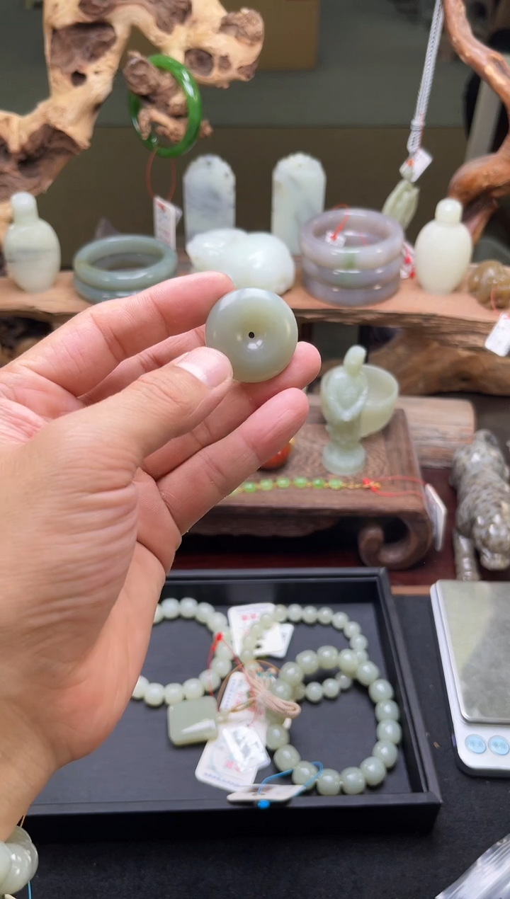 【闪购商品】和田玉吊坠未镶嵌且末青白平安扣