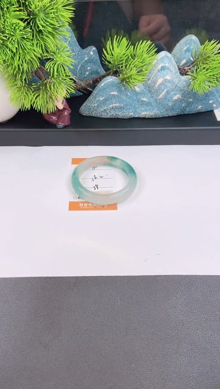 石英质玉手镯未镶嵌50