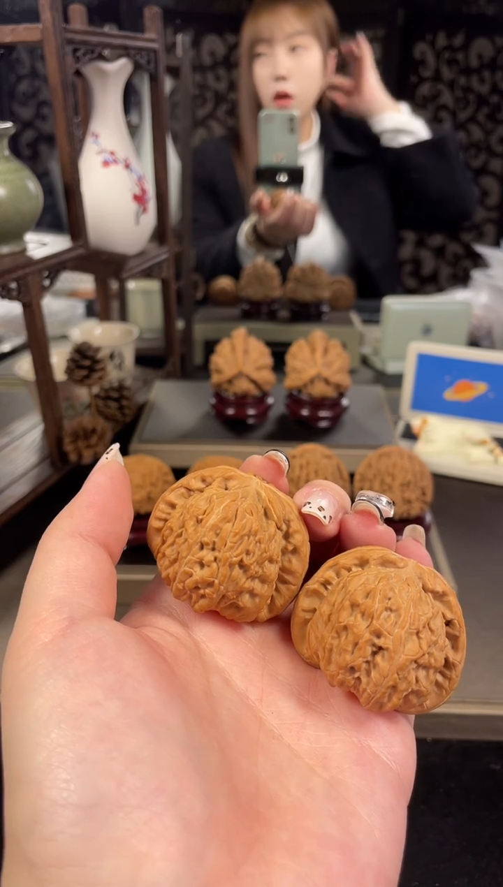 【闪购商品】文玩核桃把件白狮子42尺-20