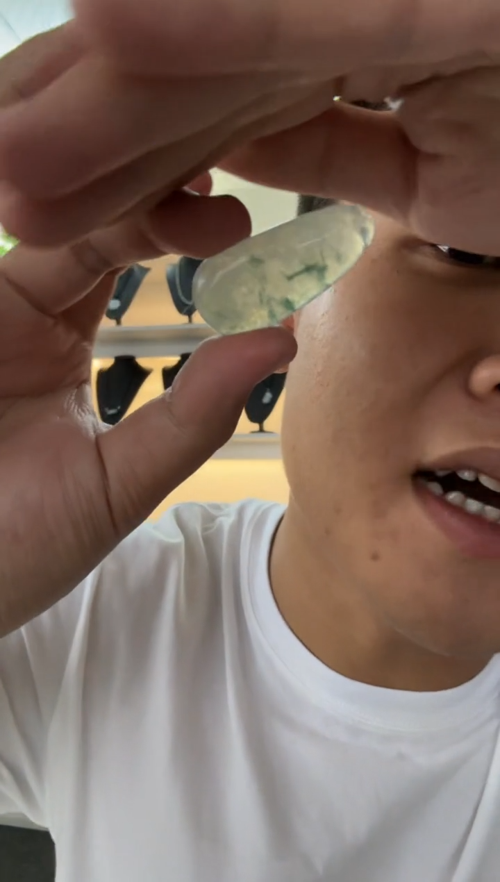 翡翠未镶嵌颈饰天然翡翠A货孤品一件