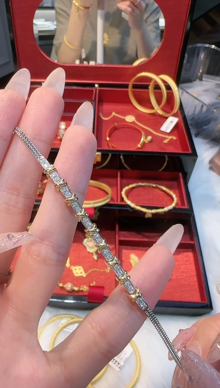 【闪购商品】钻石手链18K金镶嵌交叉手链