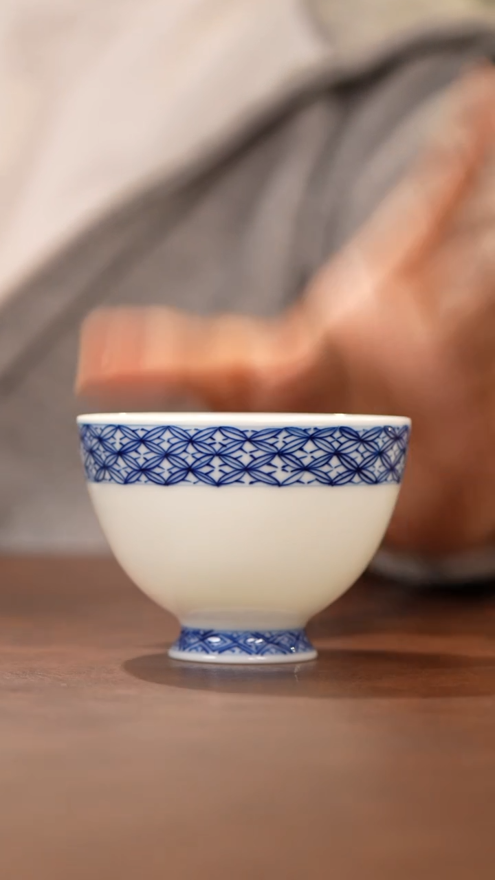 杯景德镇手绘玉泥高足杯