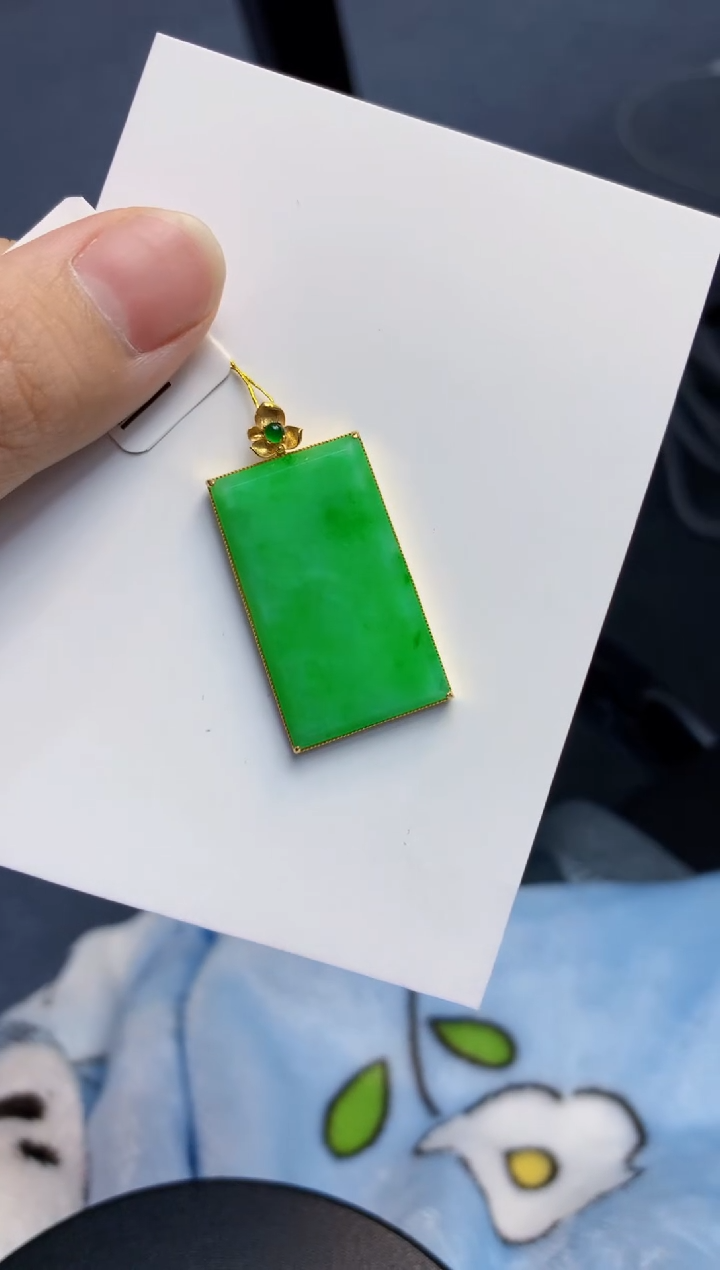 颈饰18K金镶嵌翡翠天然缅甸A货翡翠百元以上9元证书费自理