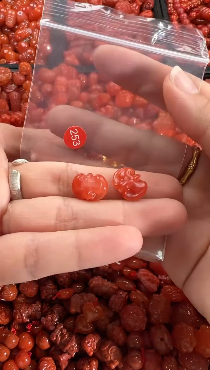 【闪购商品】南红玛瑙颈饰未镶嵌1