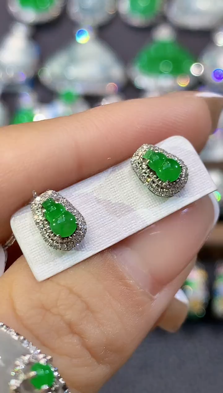 18K金镶嵌翡翠耳饰A1多样性发一件