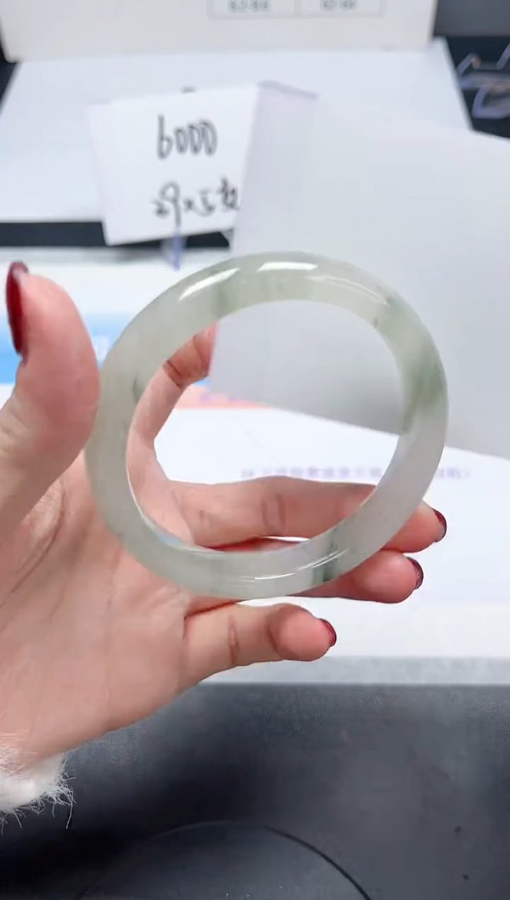 【闪购商品】石英质玉手镯未镶嵌89-59.3