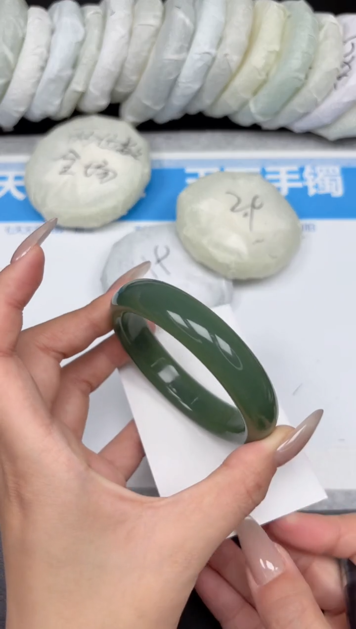 未镶嵌手镯石英质玉34/57.5