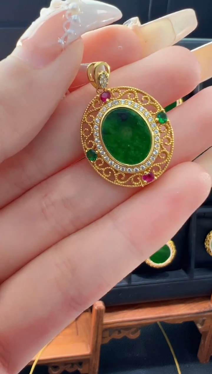 【闪购商品】翡翠吊坠(不含链)银S925镀金镶嵌天然缅甸翡翠A货吊坠